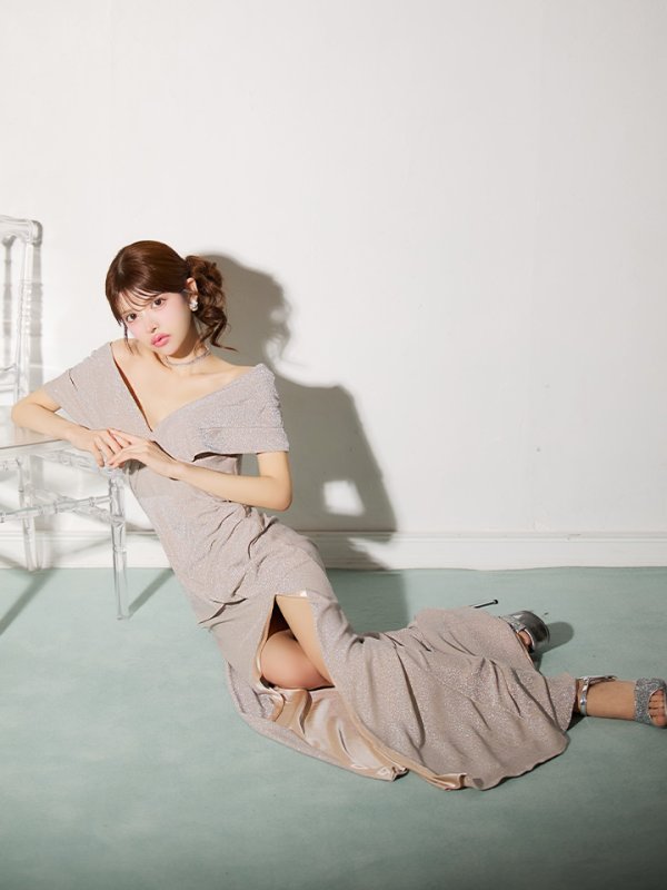 シャンパンローズ　モデル：まりん　身長：164cm　着用サイズ：Sサイズ