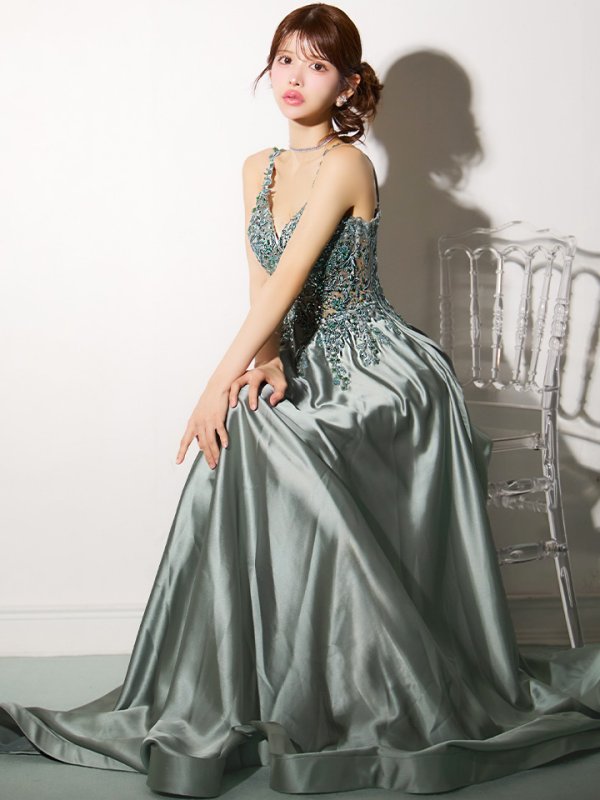 グリーン モデル:まりん 身長:164cm 着用サイズ:Mサイズ