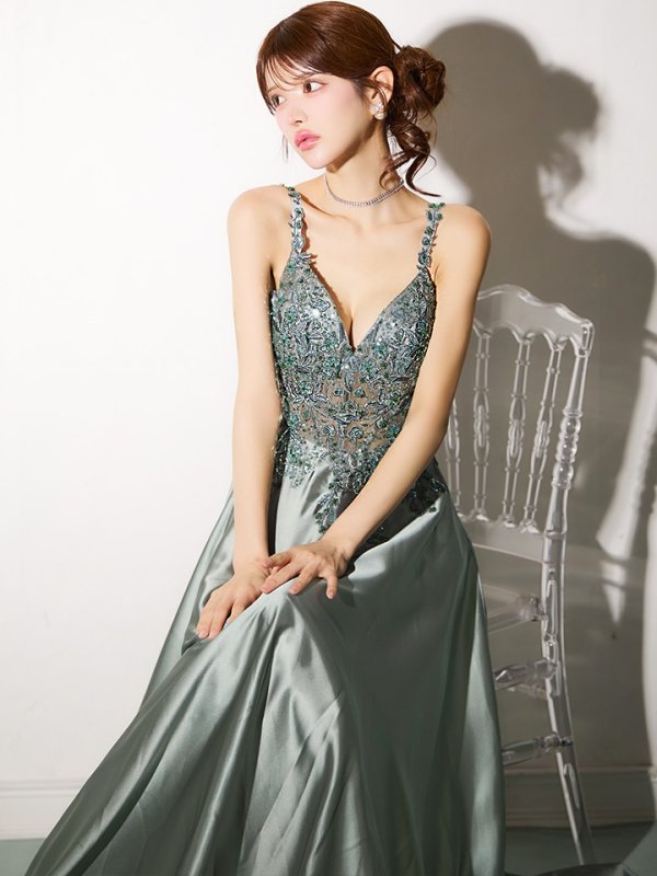 グリーン モデル:まりん 身長:164cm 着用サイズ:Mサイズ