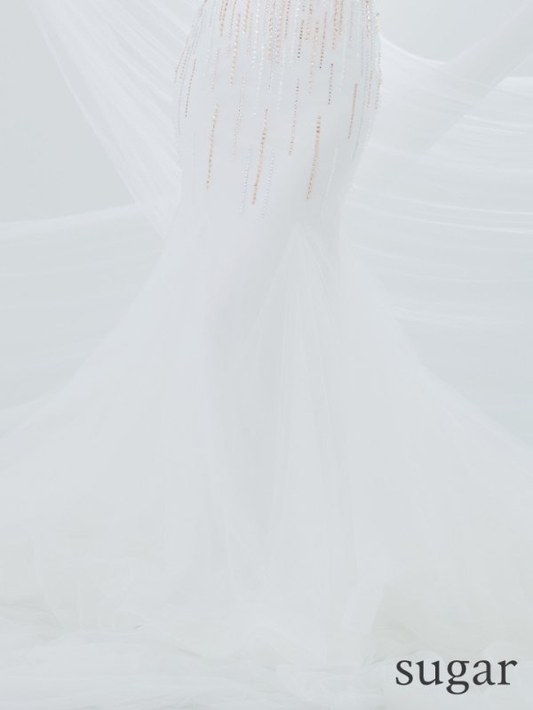 ホワイト モデル：三上悠亜　身長：159cm　着用サイズ：Mサイズ