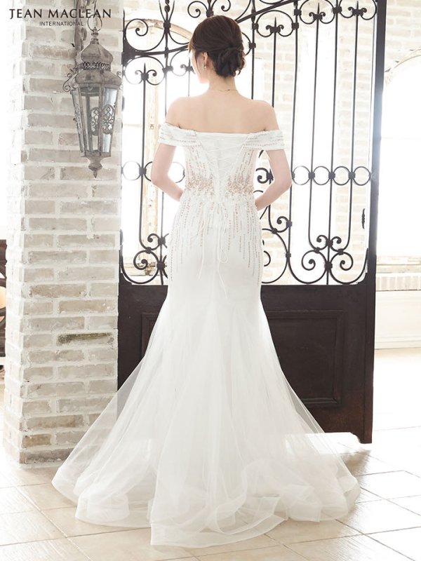 ホワイト モデル：ゆめ　身長：160cm　着用サイズ：Mサイズ