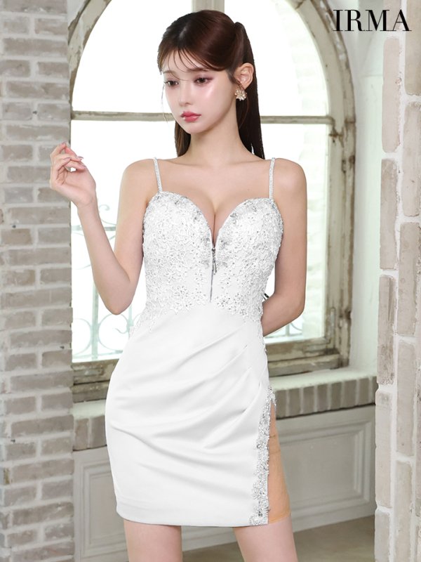 ホワイト モデル：ももか　身長：156cm　着用サイズ：XSサイズ
