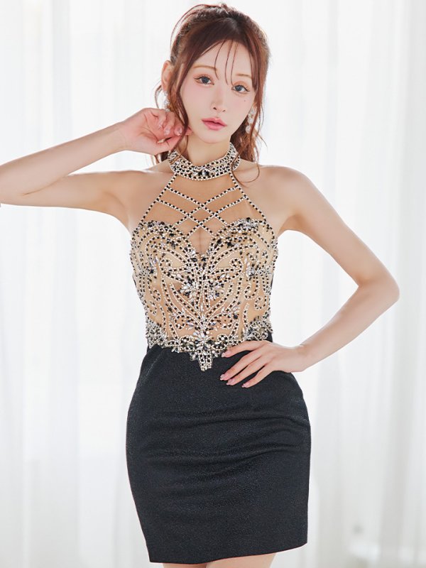 ブラック モデル：真優川咲　身長：158cm　着用サイズ：Sサイズ