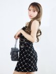 ブラック　モデル：三上悠亜　身長：159cm　着用サイズ：Sサイズ