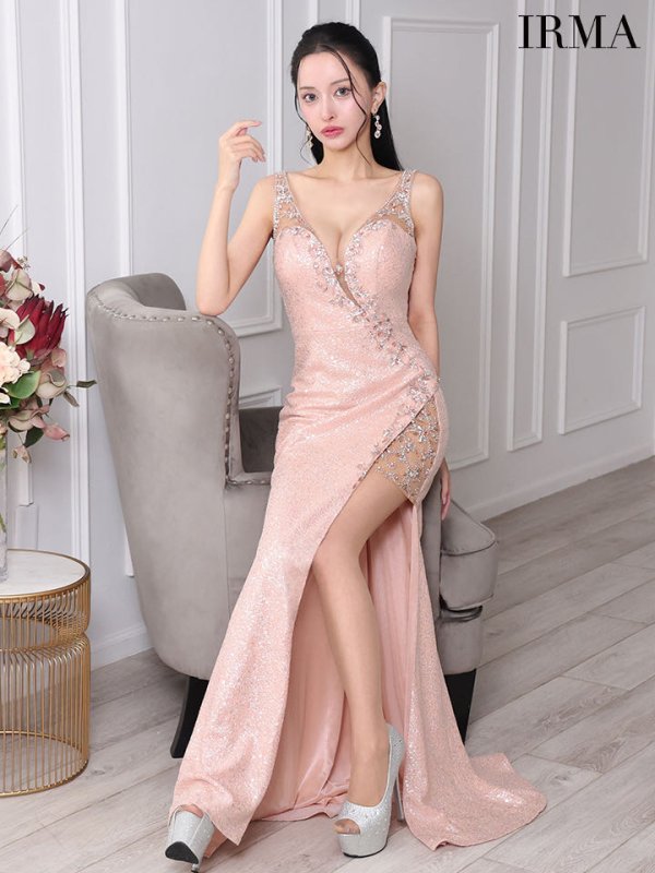 ピンクベージュ モデル:まおちゃる 身長:158cm 着用サイズ:Mサイズ