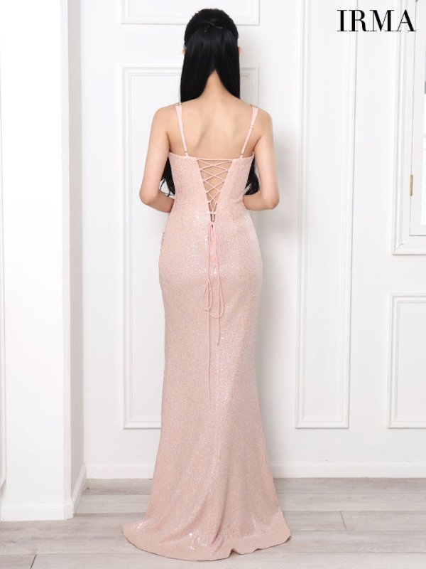 ピンクベージュ モデル:まおちゃる 身長:158cm 着用サイズ:Mサイズ