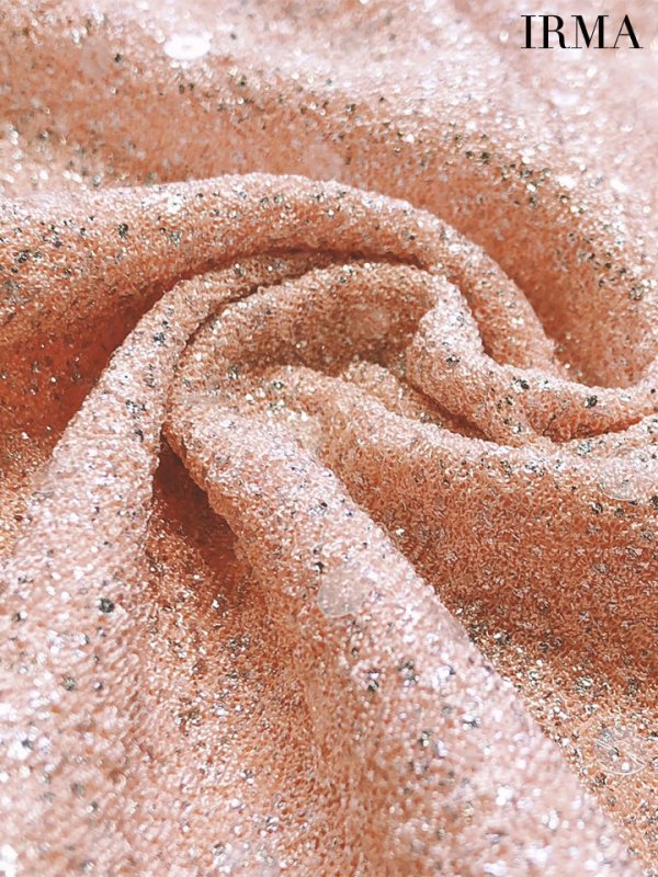 ピンクベージュ