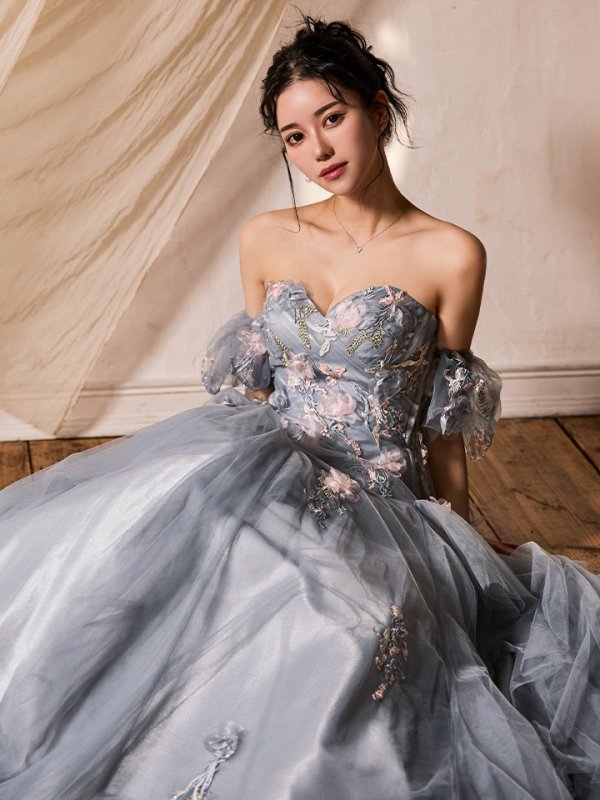 グレー モデル：ゆりお　身長：165cm　着用サイズ：Mサイズ