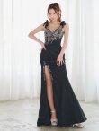 ブラック　モデル：真優川咲　身長：158cm　着用サイズ：Sサイズ