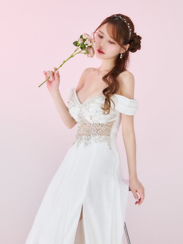 ホワイト モデル:ゆめ 身長:160cm 着用サイズ:Mサイズ