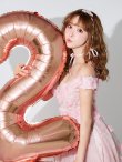 ピンクベージュ モデル：三上悠亜　身長：159cm　着用サイズ：Sサイズ