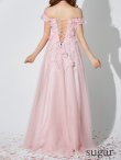 ピンクベージュ モデル：三上悠亜　身長：159cm　着用サイズ：Sサイズ