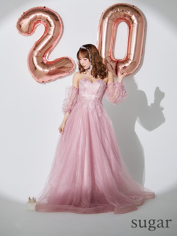 ピンクベージュ モデル:三上悠亜 身長:159cm 着用サイズ:Sサイズ