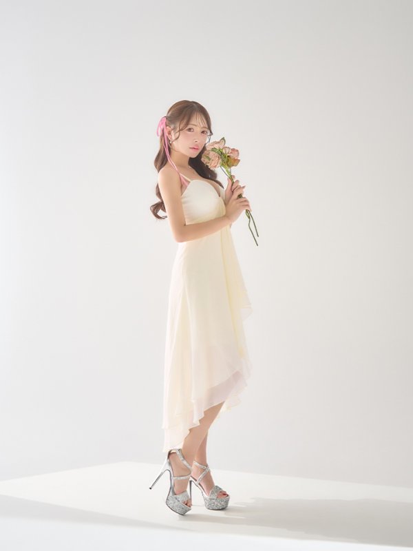 シャンパン モデル：りな　身長：160cm　着用サイズ：Sサイズ