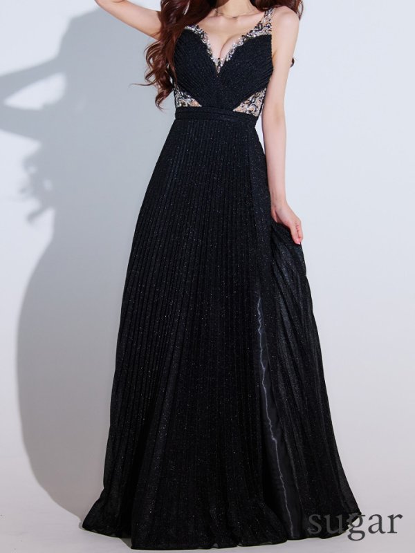 ブラック　モデル：真優川咲　身長：158cm　着用サイズ：Sサイズ