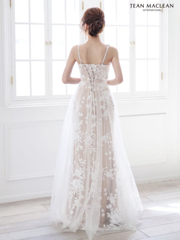 ホワイト モデル：ゆめ　身長：160cm　着用サイズ：Mサイズ