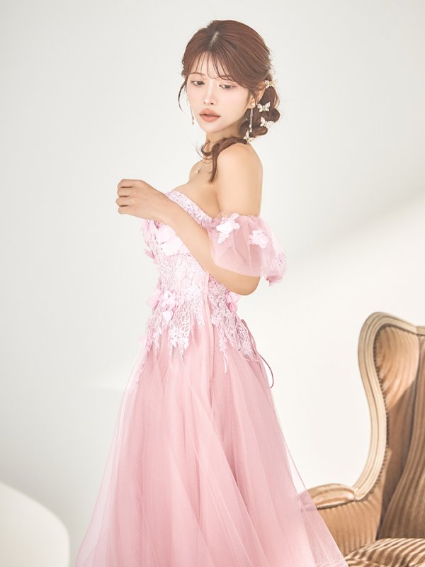 ピンクベージュ モデル:まりん 身長:164cm 着用サイズ:Sサイズ