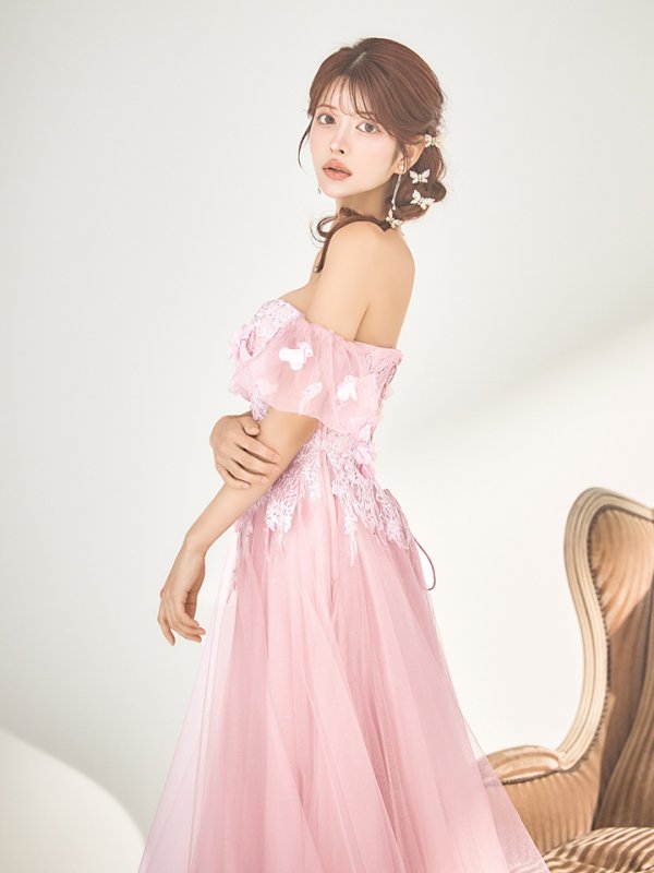 ピンクベージュ モデル:まりん 身長:164cm 着用サイズ:Sサイズ