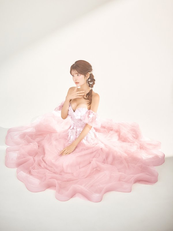 ピンクベージュ モデル:まりん 身長:164cm 着用サイズ:Sサイズ