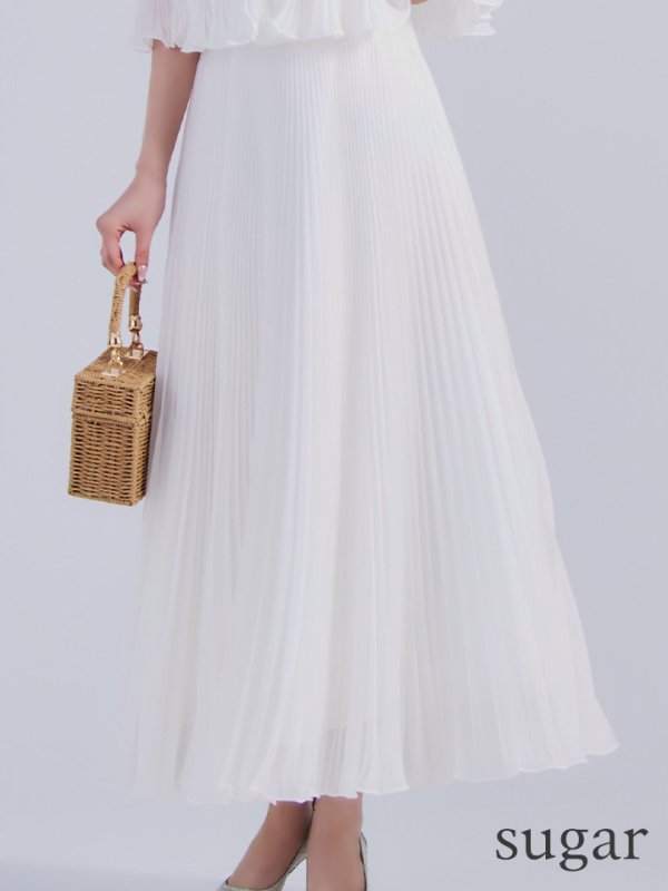 ホワイト モデル：ももか　身長：156cm　着用サイズ：Sサイズ