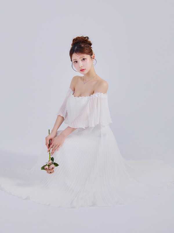 ホワイト モデル：ももか　身長：156cm　着用サイズ：Sサイズ