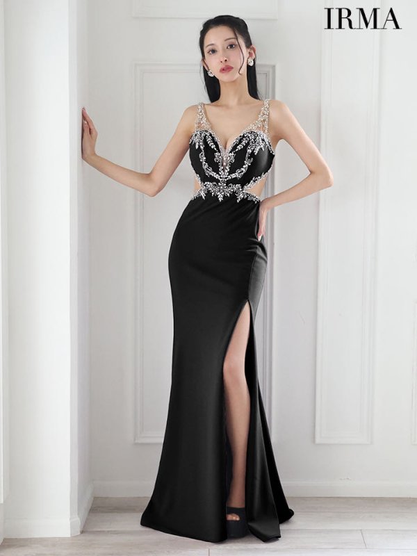 ブラック モデル：まおちゃる　身長：158cm　着用サイズ：Mサイズ