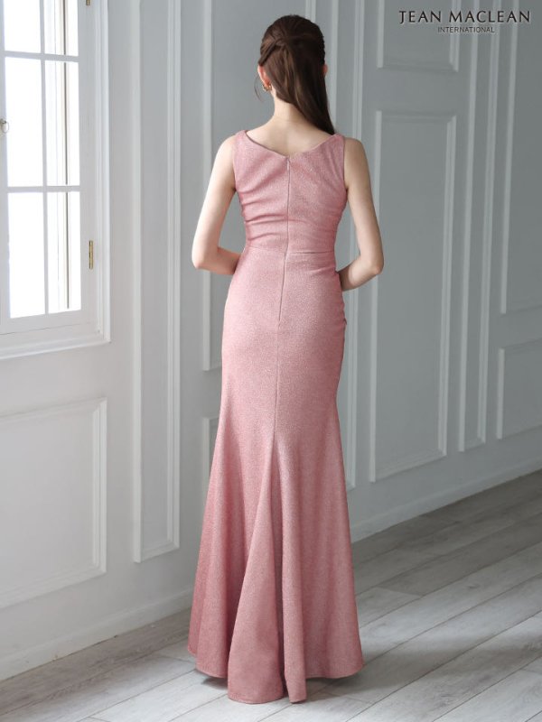 ピンクベージュ モデル：あみ　身長：163cm　着用サイズ：Sサイズ