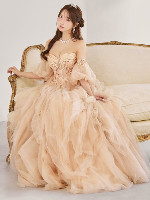 シャンパンゴールド　モデル：三上悠亜　身長：159cm　着用サイズ：Sサイズ