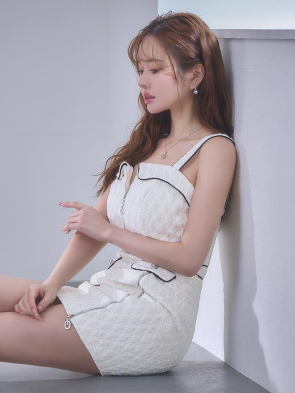 ホワイト モデル：ゆめ　身長：160cm　着用サイズ：Sサイズ