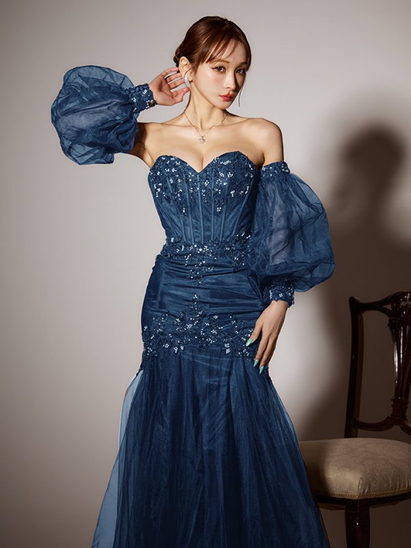 ネイビー モデル：真優川咲　身長：158cm　着用サイズ：Sサイズ