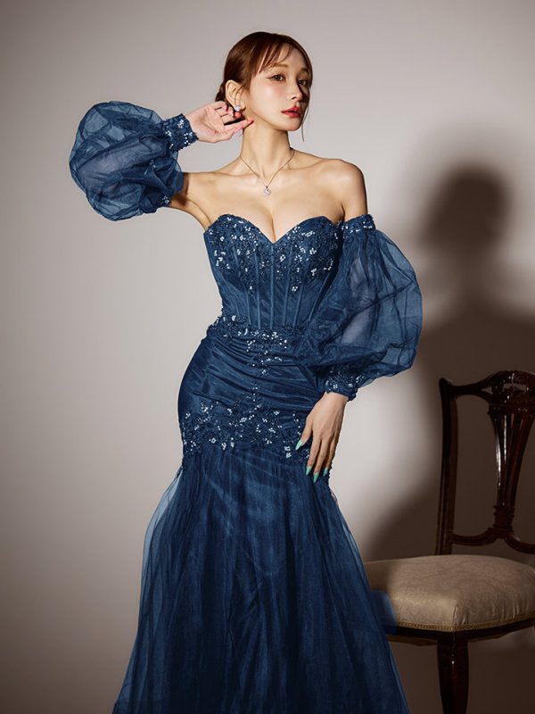 ネイビー モデル：真優川咲　身長：158cm　着用サイズ：Sサイズ