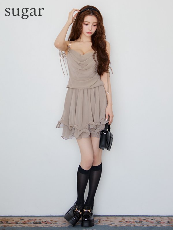 グレージュ　モデル：ももか　身長：156cm　着用サイズ：Sサイズ