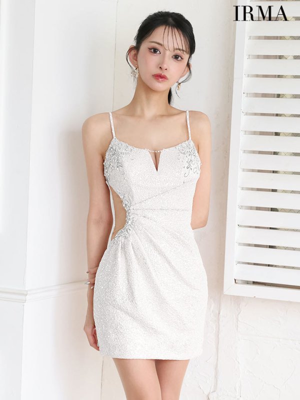 ホワイト モデル：まおちゃる　身長：158cm　着用サイズ：Sサイズ