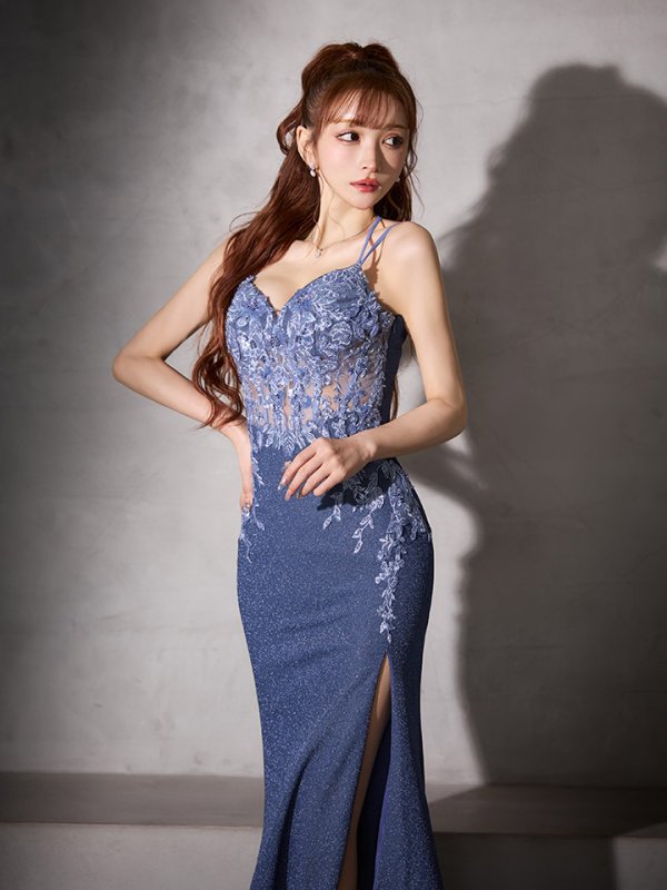 ラピスブルー モデル：真優川咲　身長：158cm　着用サイズ：Sサイズ