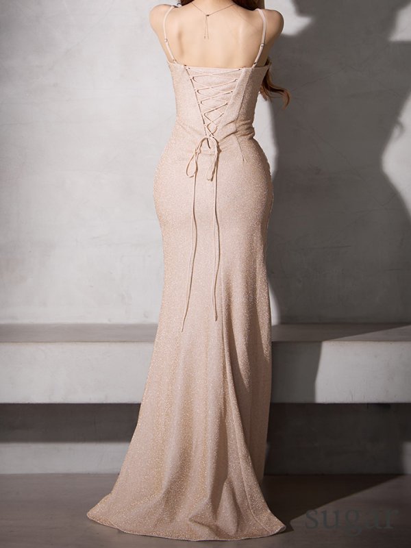 シャンパンゴールド モデル：真優川咲　身長：158cm　着用サイズ：Sサイズ