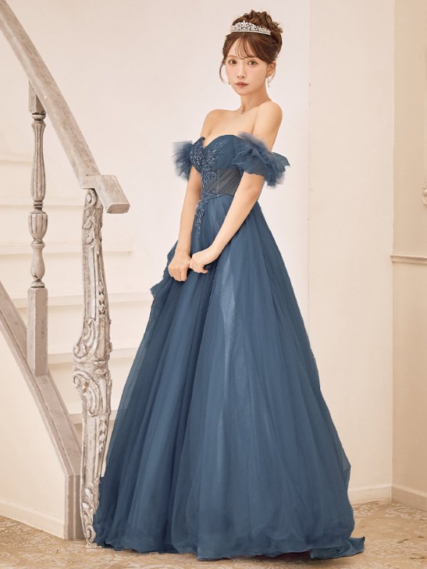 ダスティーブルー　モデル：三上悠亜　身長：159cm　着用サイズ：Sサイズ