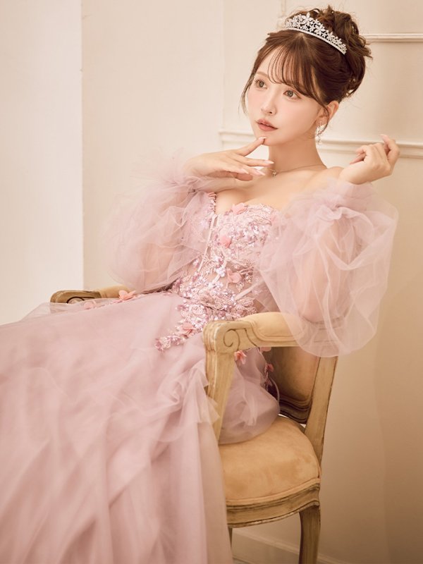 グレージュピンク　モデル：三上悠亜　身長：160cm　着用サイズ：Mサイズ