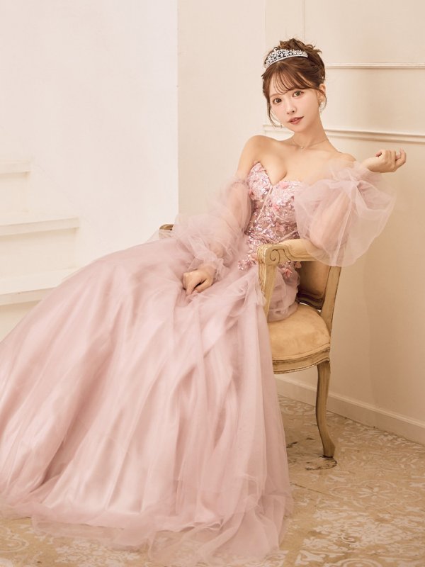 グレージュピンク　モデル：三上悠亜　身長：160cm　着用サイズ：Mサイズ