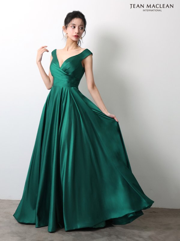 グリーン　モデル：まおちゃる　身長：158cm　着用サイズ：Mサイズ