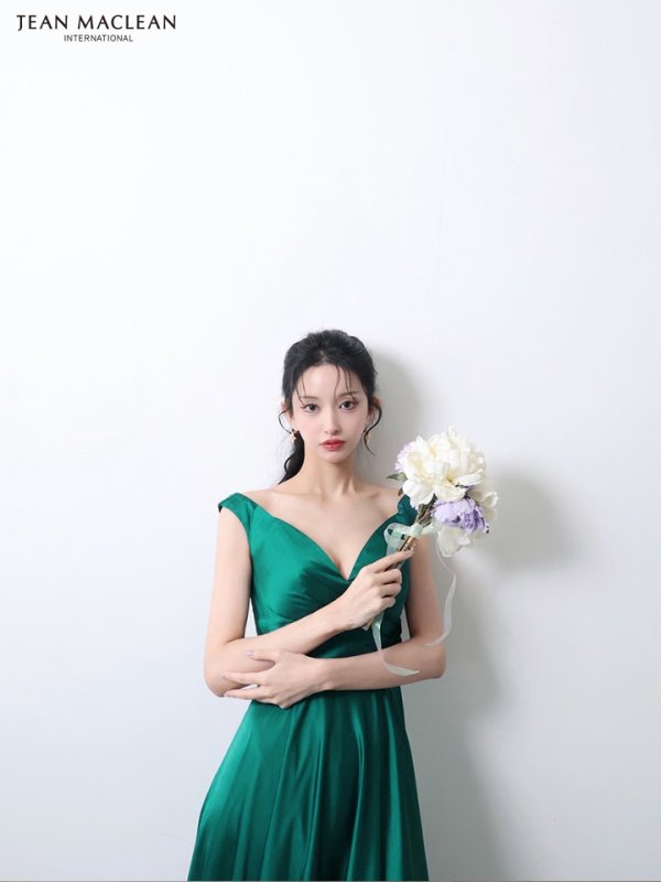 グリーン　モデル：まおちゃる　身長：158cm　着用サイズ：Mサイズ