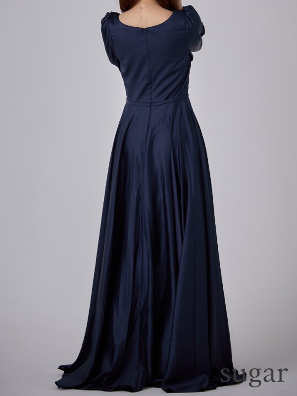 ネイビー　モデル：真優川咲　身長：158cm:Sサイズ