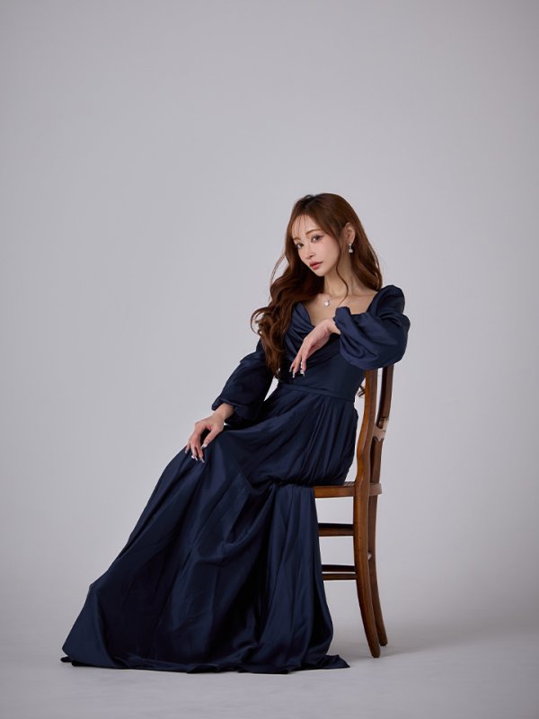 ネイビー　モデル：真優川咲　身長：158cm:Sサイズ