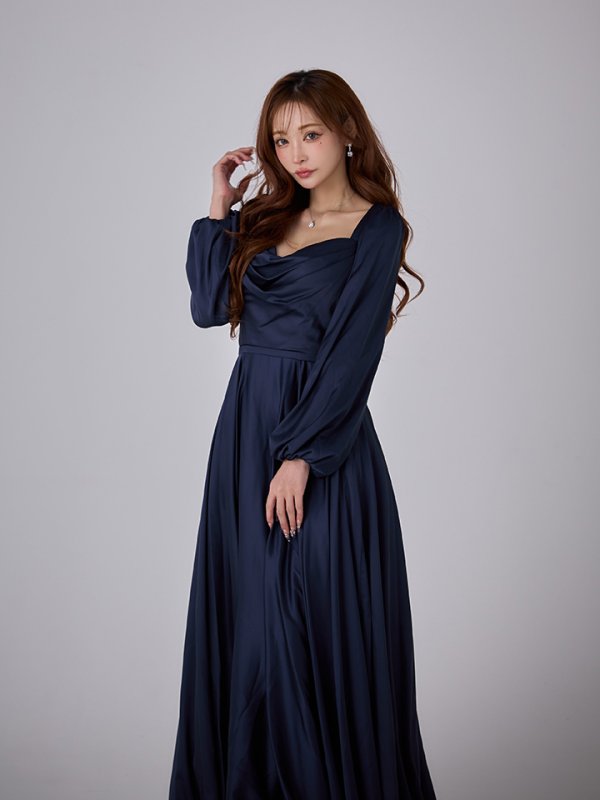 ネイビー　モデル：真優川咲　身長：158cm:Sサイズ