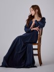 ネイビー　モデル：真優川咲　身長：158cm:Sサイズ
