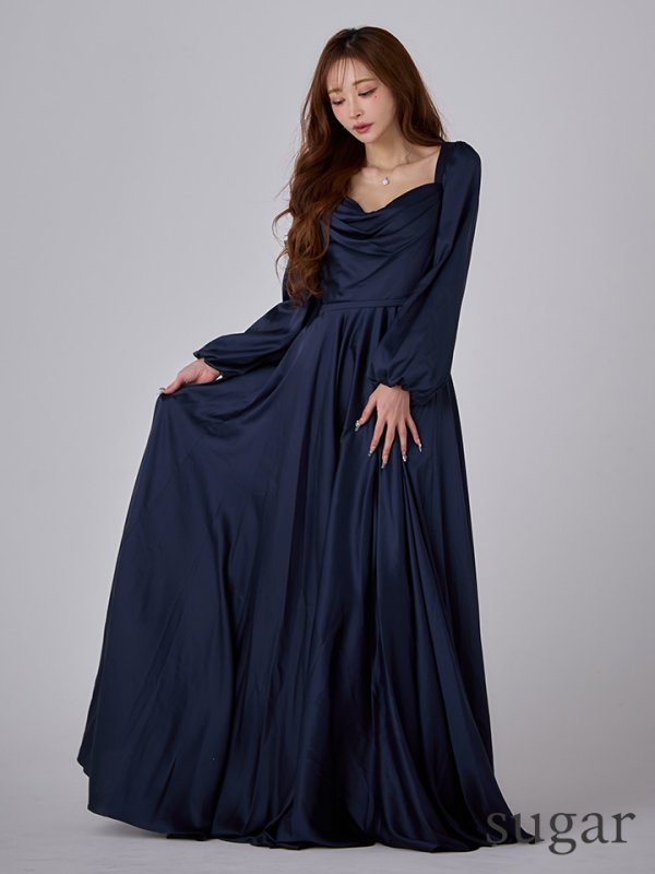 ネイビー　モデル：真優川咲　身長：158cm:Sサイズ