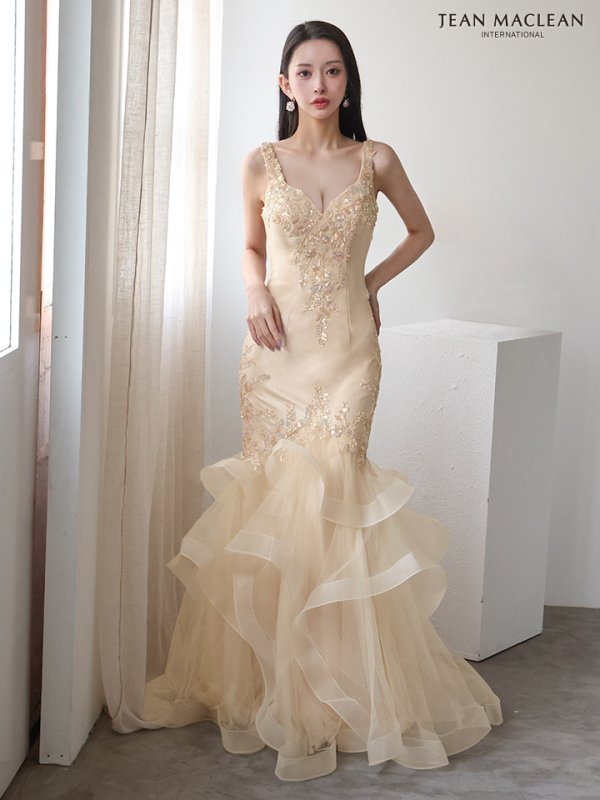 シャンパン　モデル：まおちゃる　身長：158cm　着用サイズ：Mサイズ