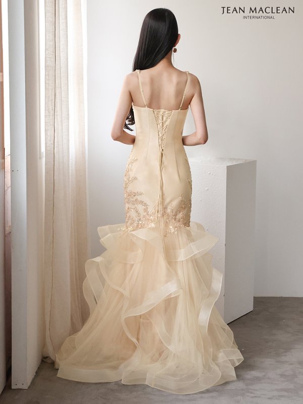 シャンパン　モデル：まおちゃる　身長：158cm　着用サイズ：Mサイズ