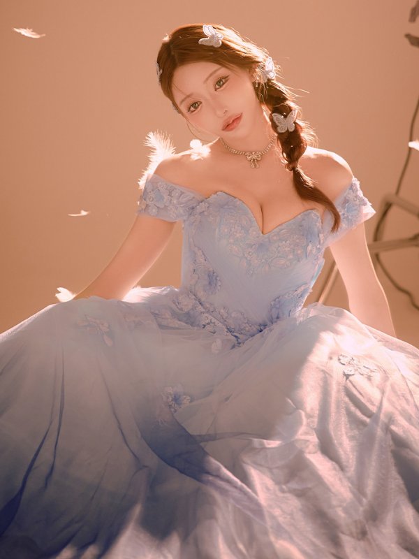 ライトブルー×ネイビー モデル:明日花キララ 身長:160cm 着用サイズ:Mサイズ