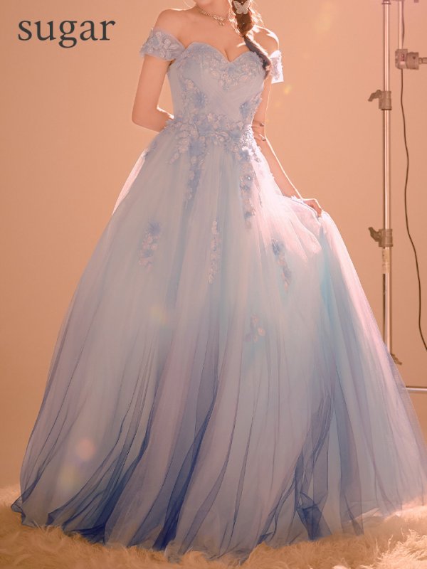 ライトブルー×ネイビー モデル:明日花キララ 身長:160cm 着用サイズ:Mサイズ