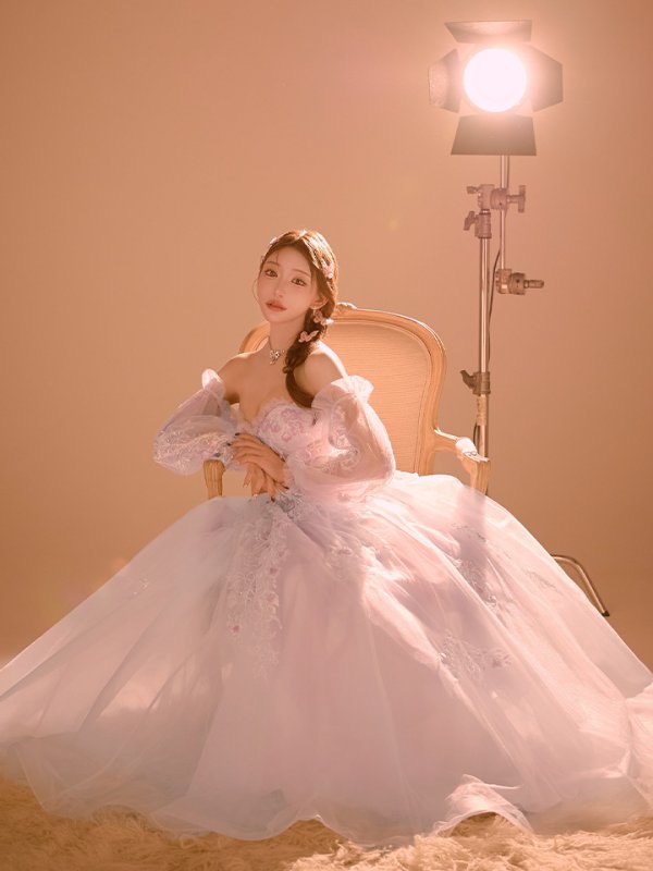 ピンク モデル:明日花キララ 身長:162cm 着用サイズ:Sサイズ